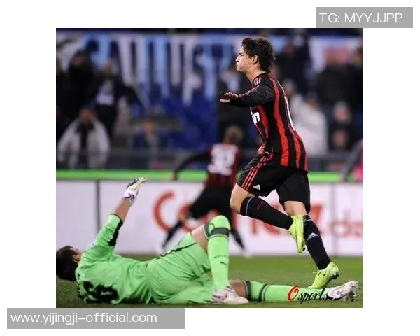 友谊赛精彩回顾那不勒斯绝杀AC米兰引爆全场激情瞬间